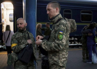 На Украине предложили регистрировать однополые браки среди военных