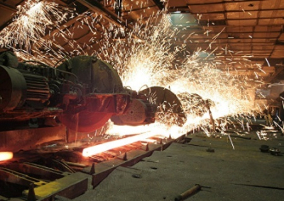 Долги по зарплатам рабочим Алчевского металлургического комбината растут
