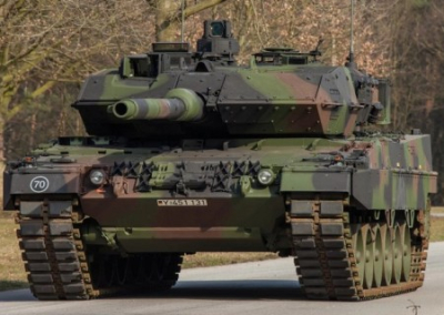 Британский генерал: Германия прячется за спиной США в вопросе поставки танков и показывает слабость