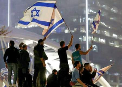 Израильтяне массовыми протестами вынуждают Нетаньяху отказаться от судебной реформы