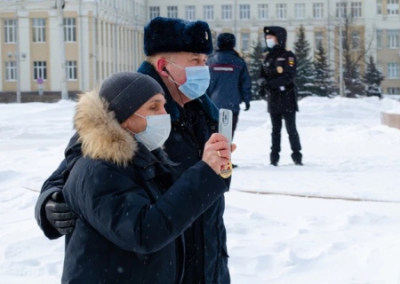 Всё дело не в мантиях, а в людях под ними