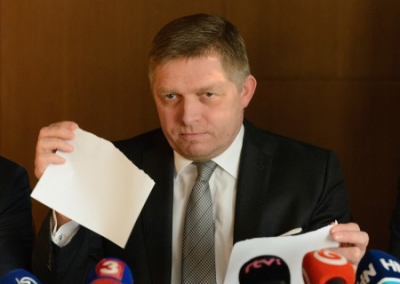 Правительство Фицо и отказ от помощи Украине одобрены парламентом Словакии
