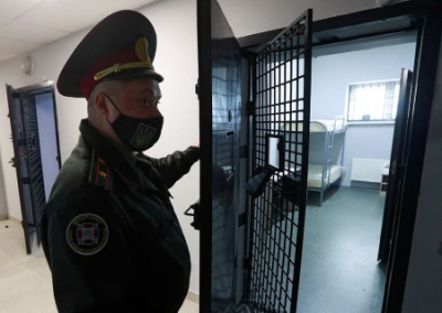 На Украине начали досрочно освобождать зэков, желающих служить в ВСУ