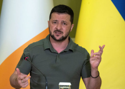 Зеленский пытается спасти свой рейтинг. На Украине задерживают коррупционеров и выгоняют депутатов