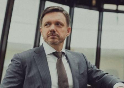 Личного банкира Зеленского за нападение на журналистов радио «Свобода» вынудили написать заявление об отставке